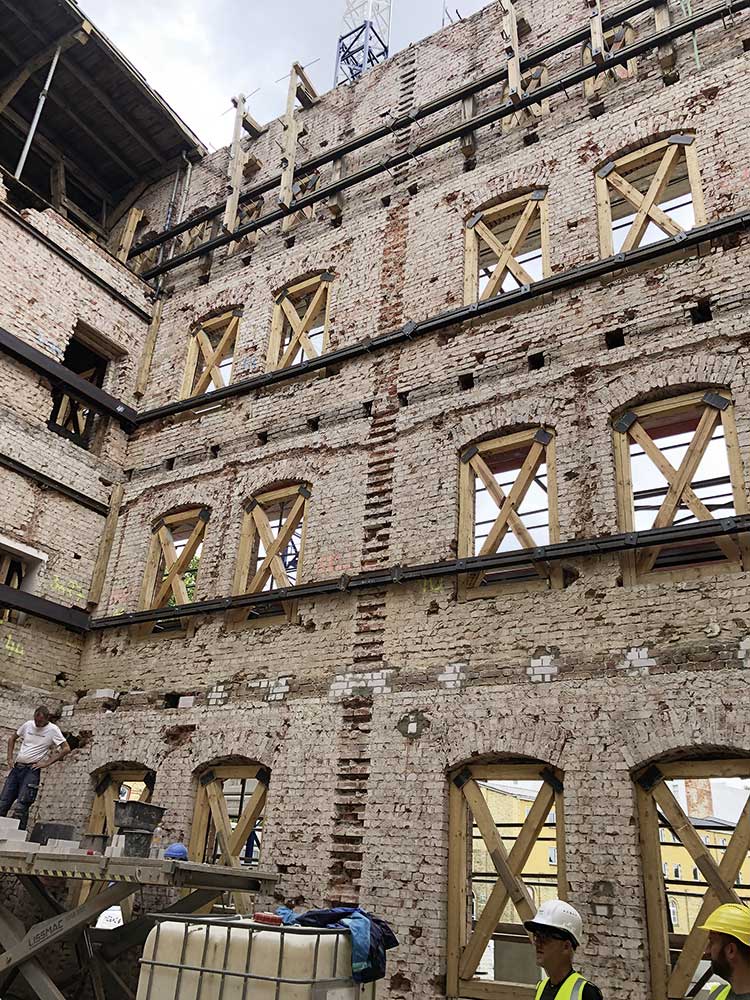 Landespolizei Magdeburg im Rohbau